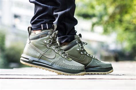 nike duck boots